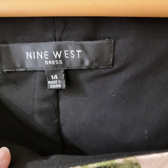 Nine West Black & Ivory Floral Print Dress Asymmetrical Neckline Size 14 - Picture 3 of 5